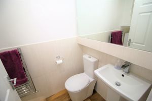Cloakroom / shower room- click for photo gallery